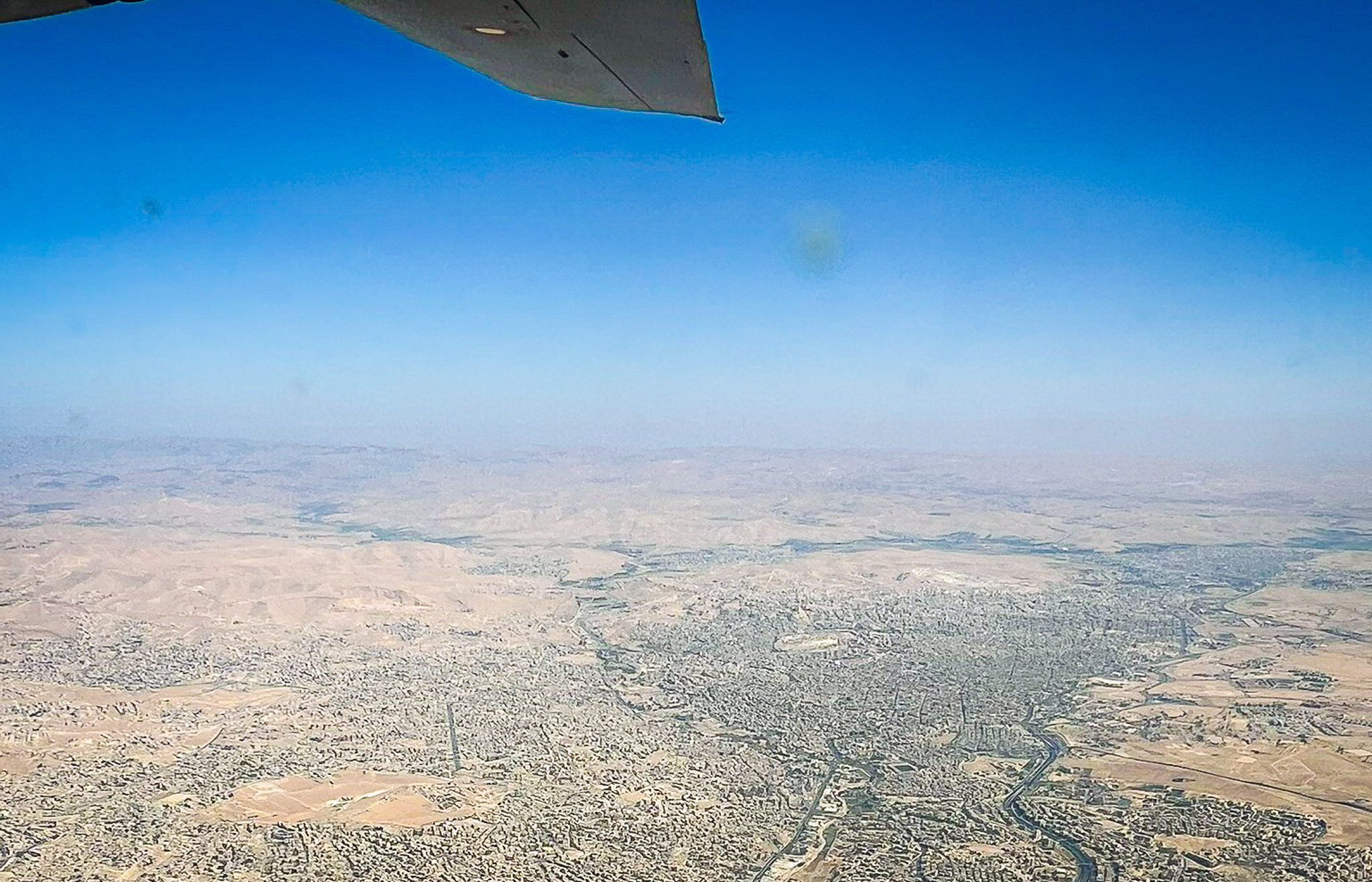 Martin er sammen med andre CS’ere med til at kaste nødhjælp over Gaza