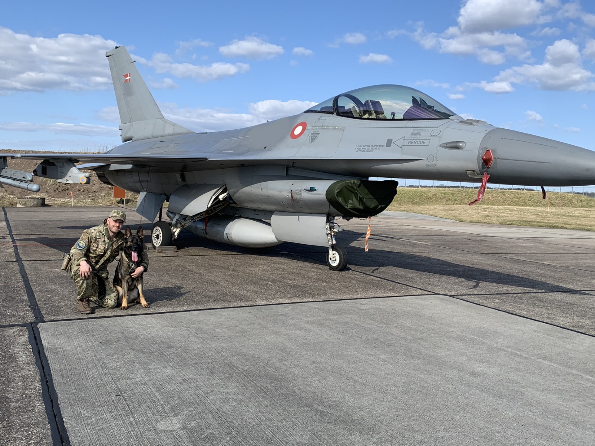 Lønløft: Bedre vilkår for hundeførere